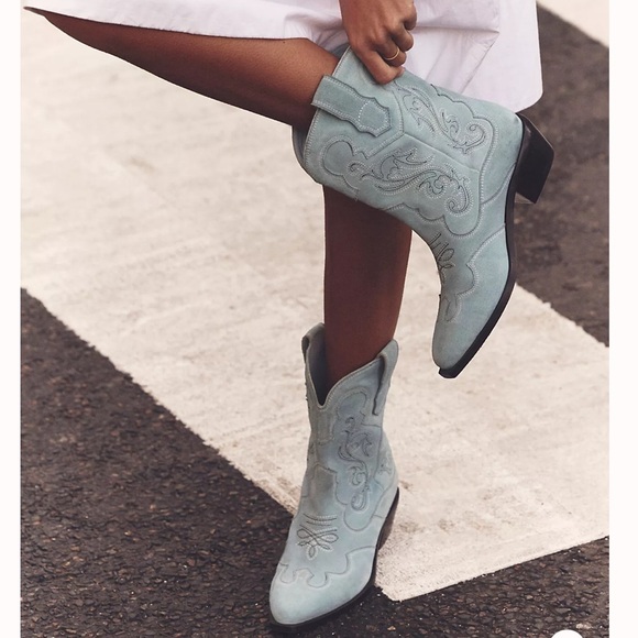 SPELL Stolen Heart Western Boots in Forget Me Not powder blue Suede Leather Sz 6 - Picture 1 of 17